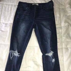 Brand new Hollister jeans. Never worn!